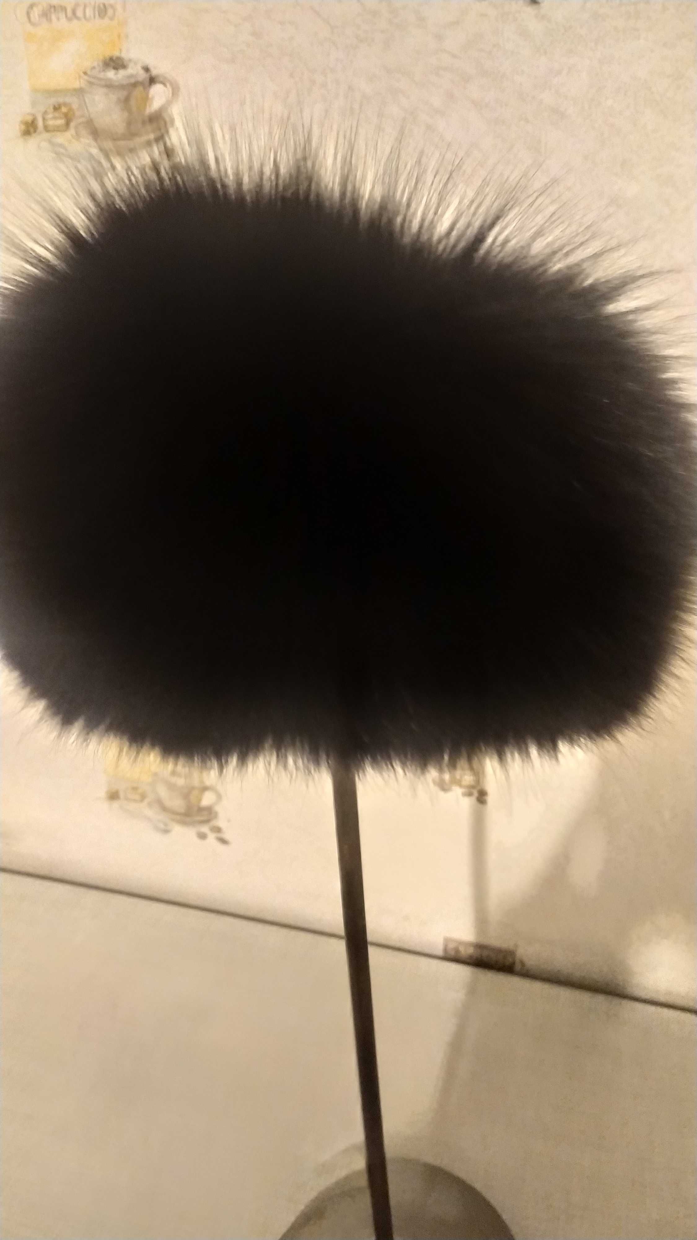 Czapka z lisa damska w kolorze gorzkiej czekolady, futro gęste