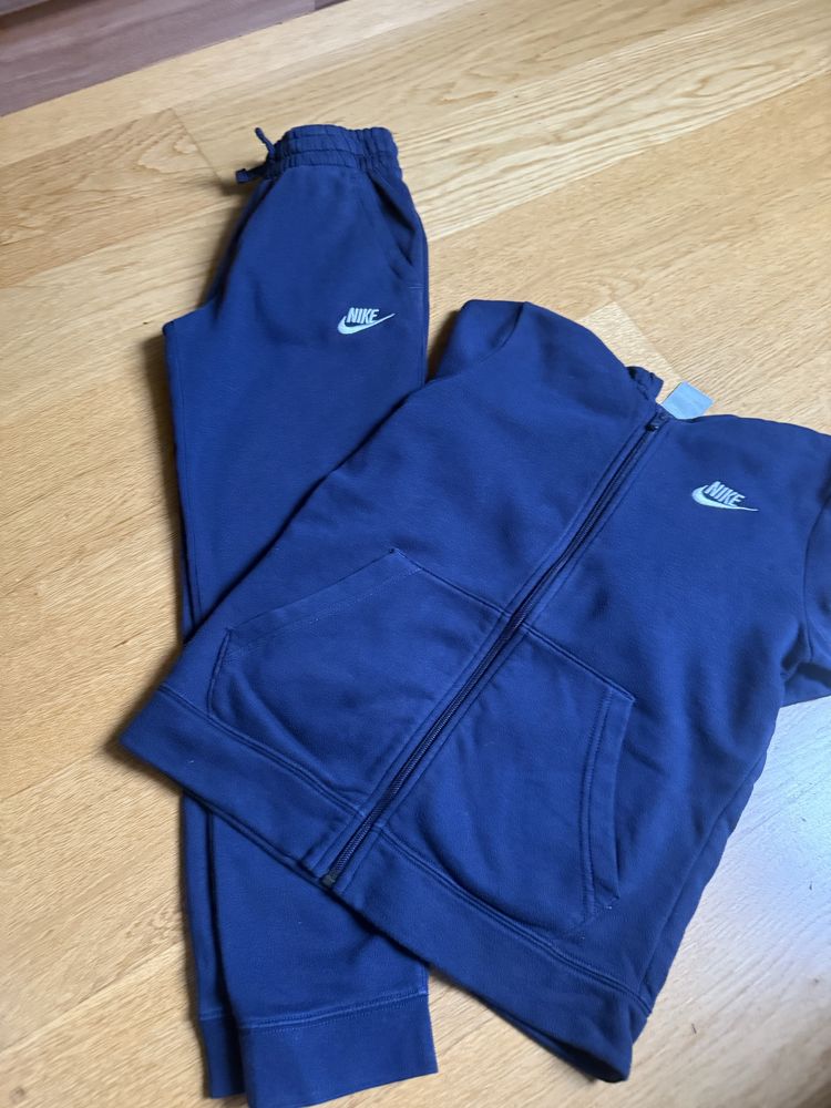 Dres Nike 137-147 cm