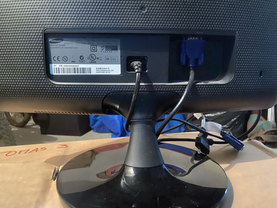 Monitor Samsung [Ótimo) - inclui cabo de energia e cabo VGA