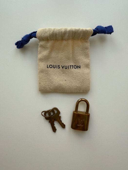 Cadiado com chave de Louis Vuitton