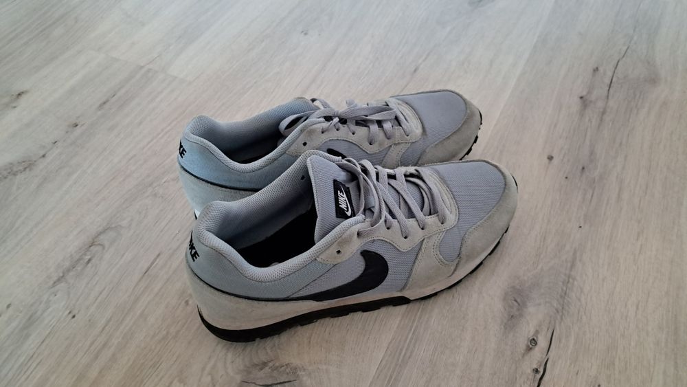 Buty bezowe, sportowe roz. na metce 45,5 nike