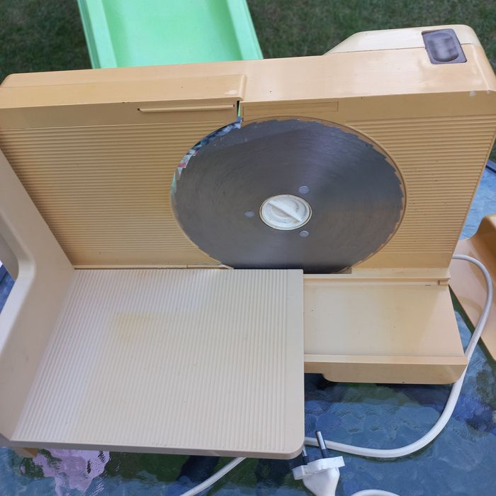 Krajalnica elektryczna i manualna