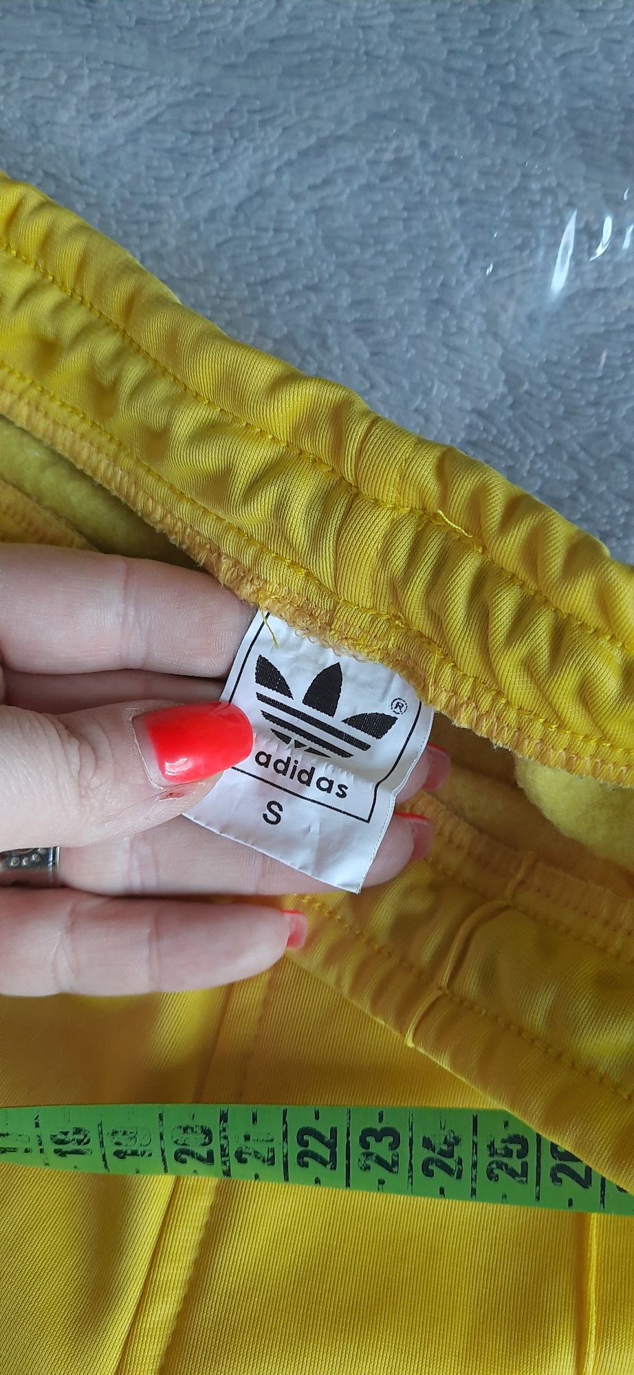 Żółte dresy Adidas r.S