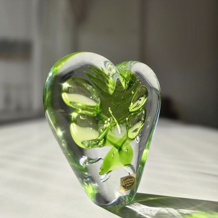 Przycisk do papieru, szklane serce, Marian Pyrcak. Jak Adam Jabłoński