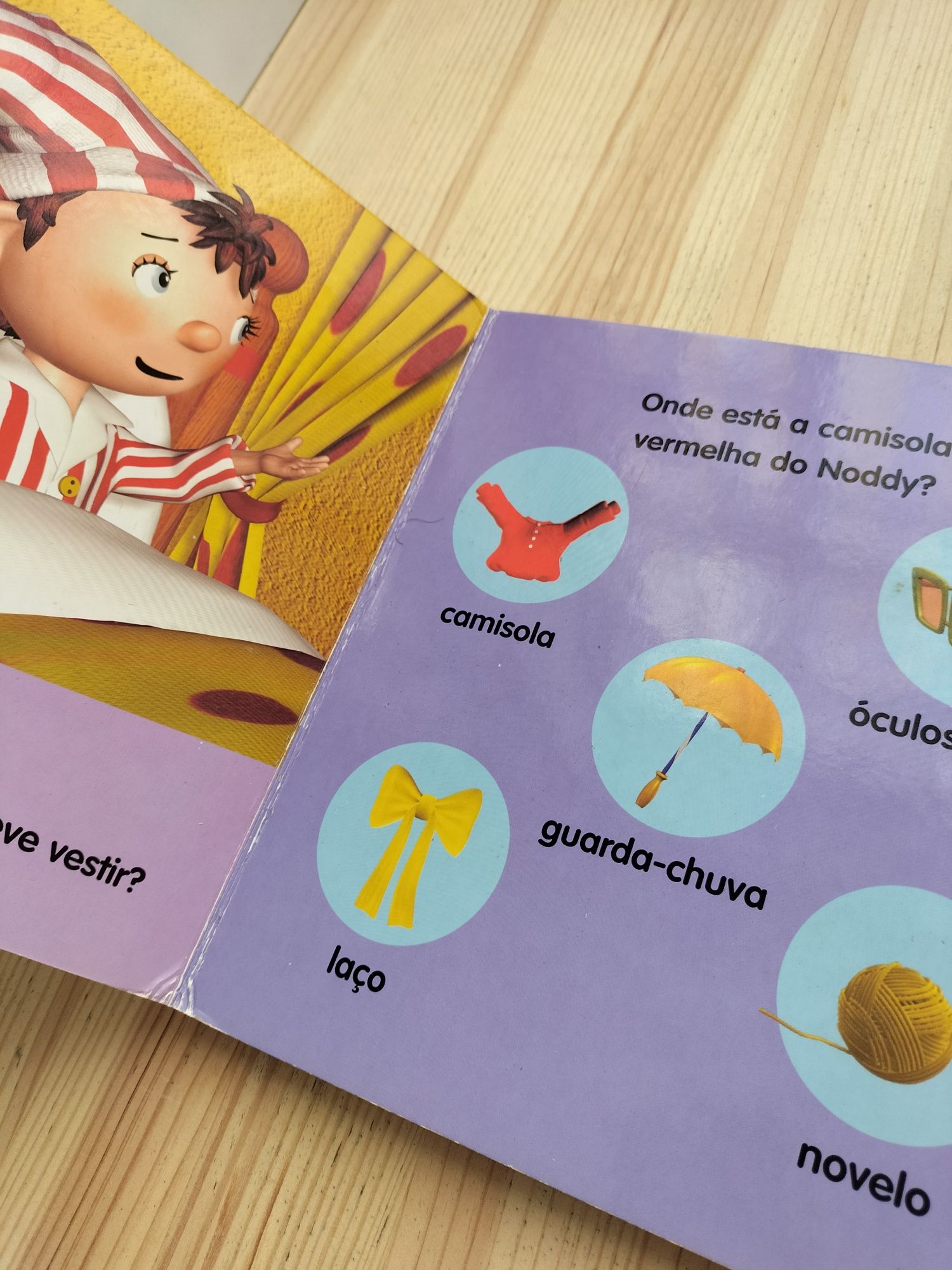 Livro Noddy - Hora de vestir