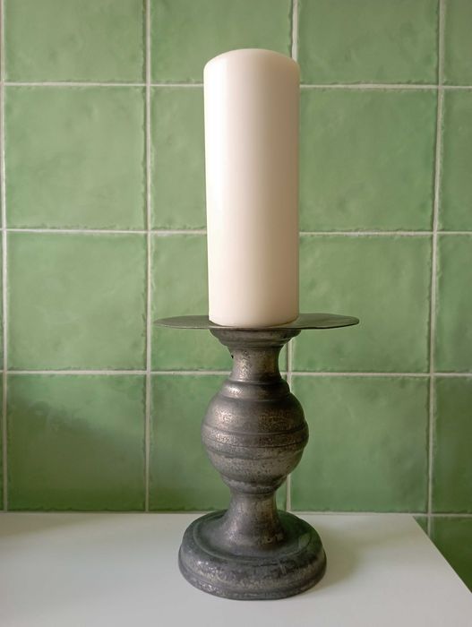 Castiçal antigo em estanho