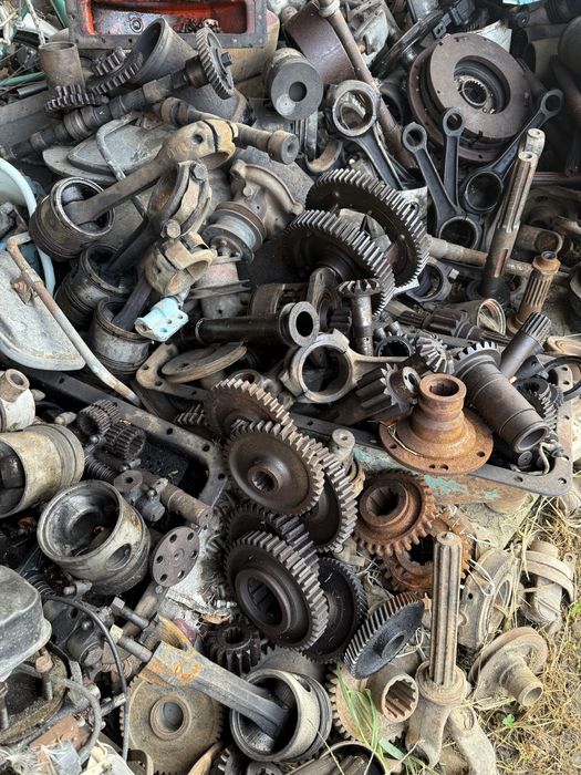 Продам запчастини до різних тракторів Т-25,Т-40,Т-16,МТЗ,ЮМЗ 80-90р.