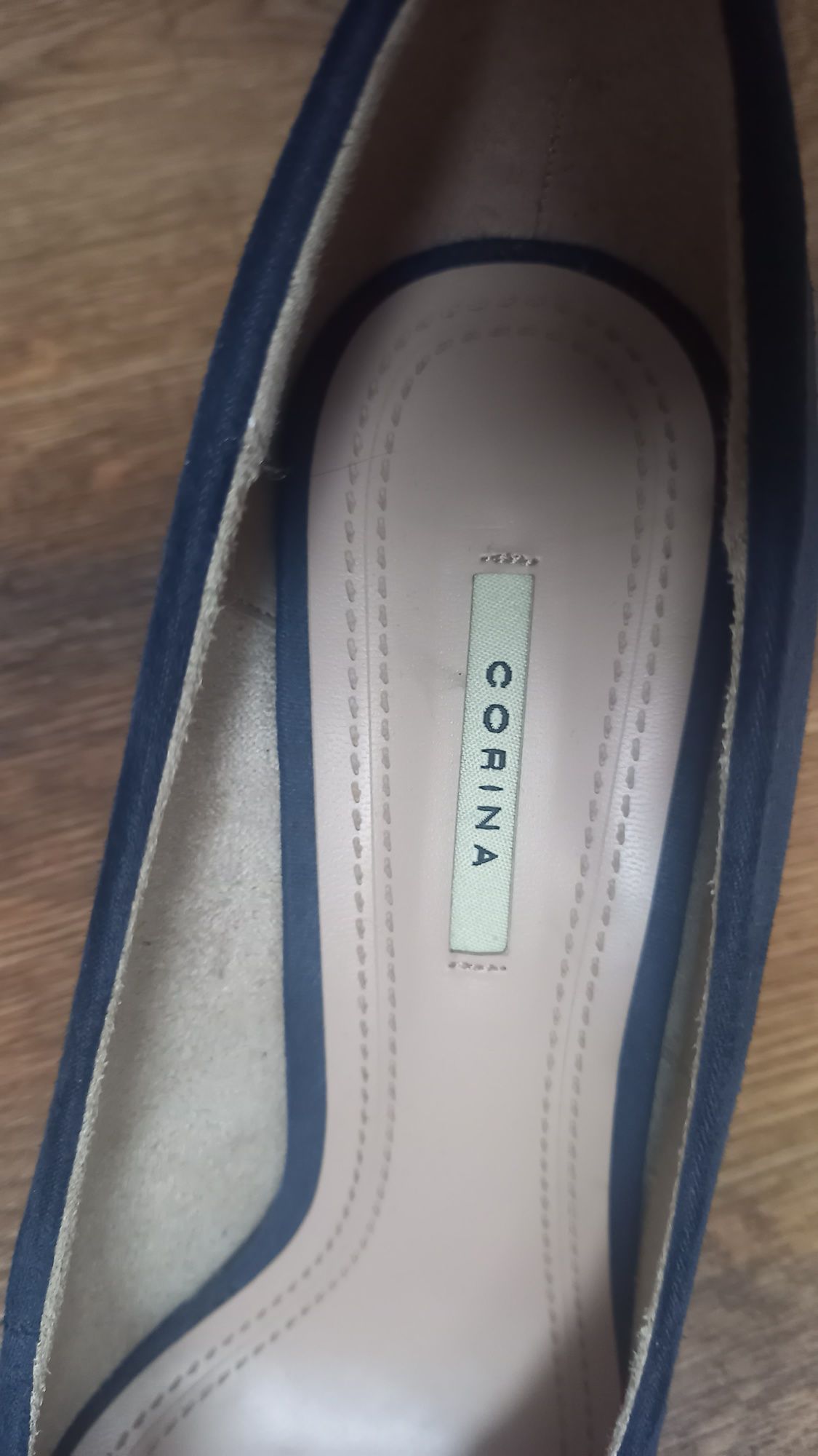 Buty na obcasie granatowe zamszowej roz.40  Corina nowe