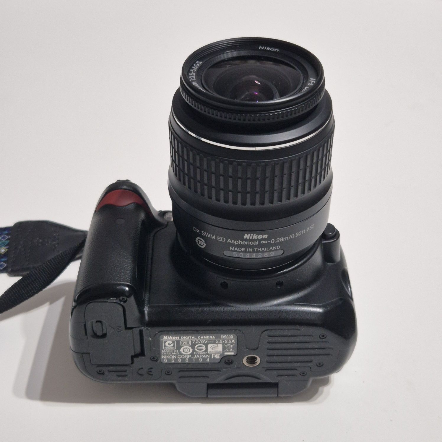 Nikon D5000 + Nikon 18-55mm GII