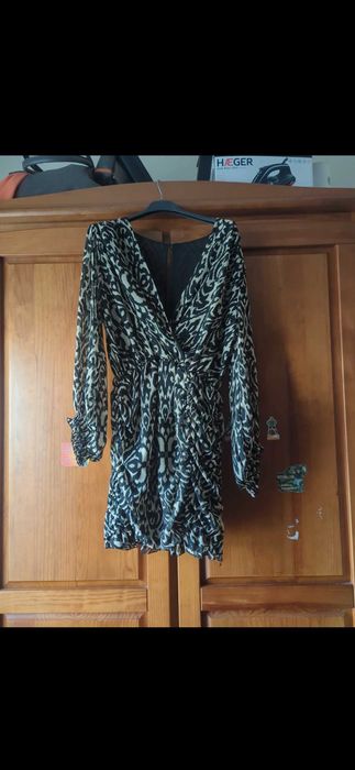 Vestido curto ( Royal Belle )