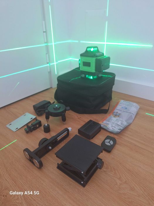 Nível laser 16 linhas 2 baterias 360 Autonivelante **NOVO**