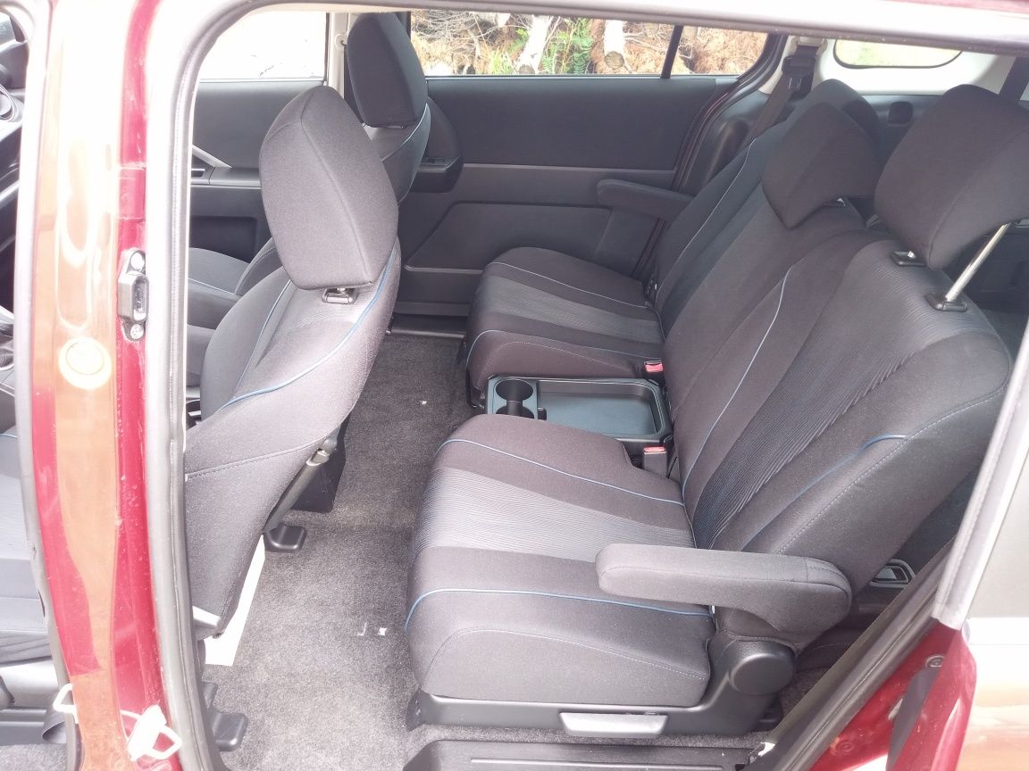 Wynajem samochodu, wypożycz auto, wypożyczalnia 6 osob