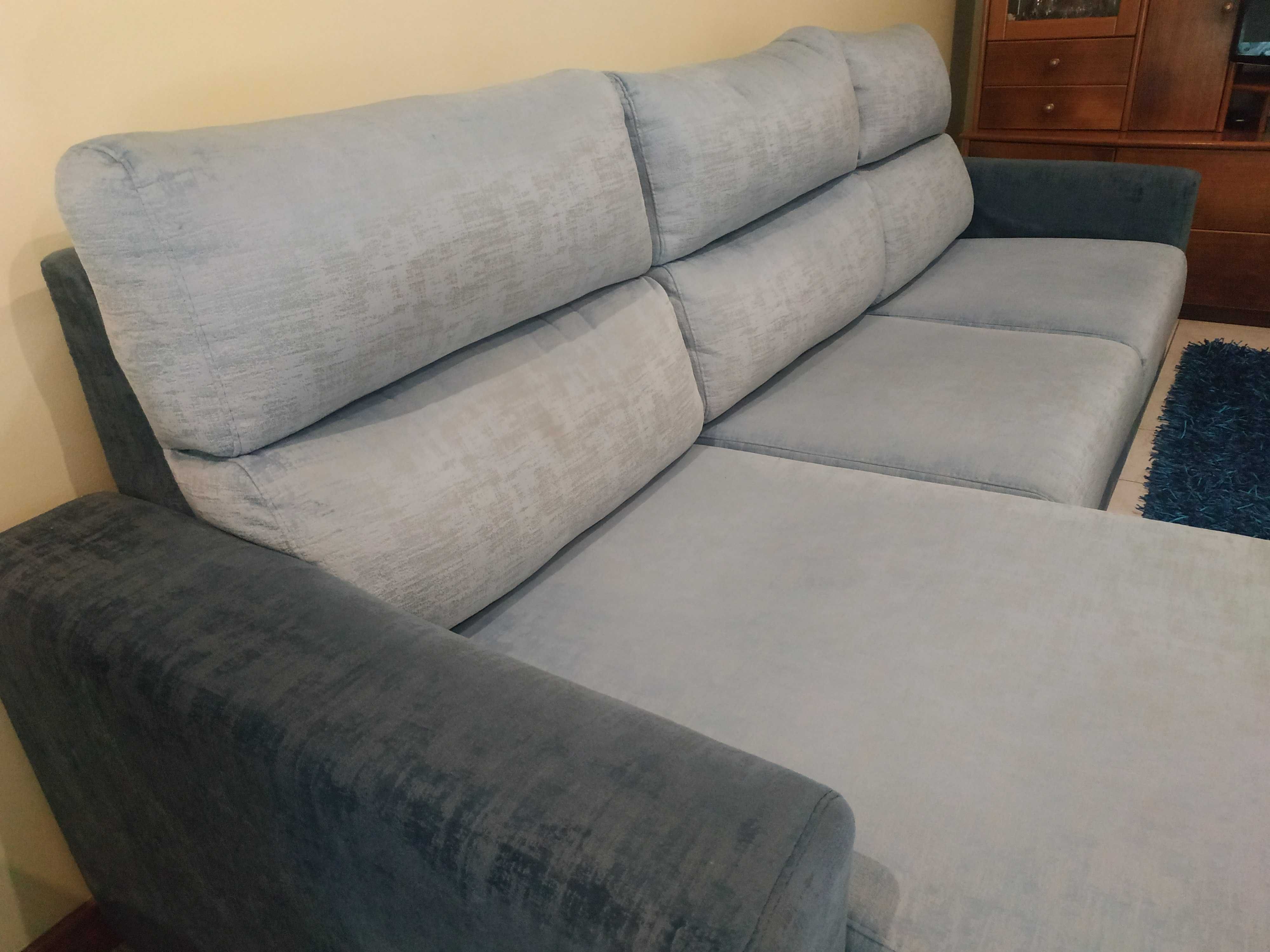Sofá com chaise long