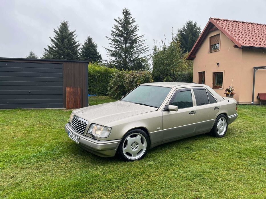 Mercedes w124 e230 sedan