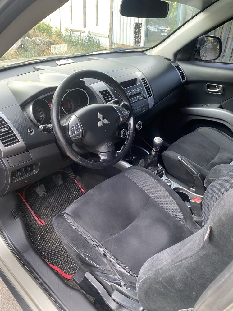 Mitsubishi Outlander 2.0 2007 рік