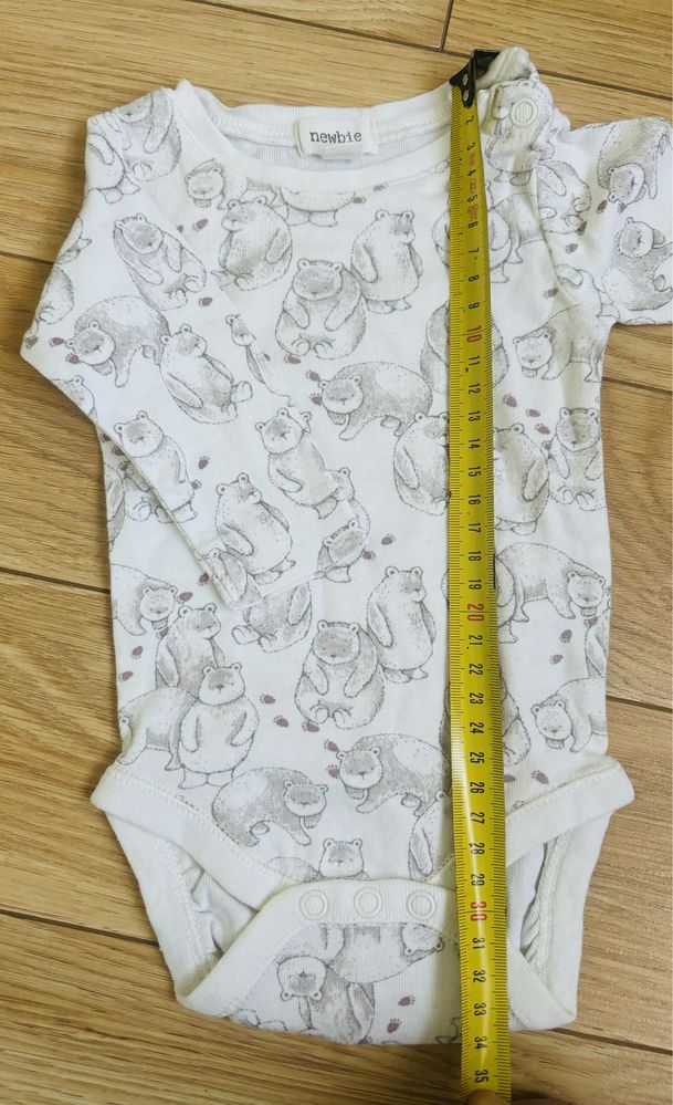 Body niemowlęce Newbie 56 i body H&M 62