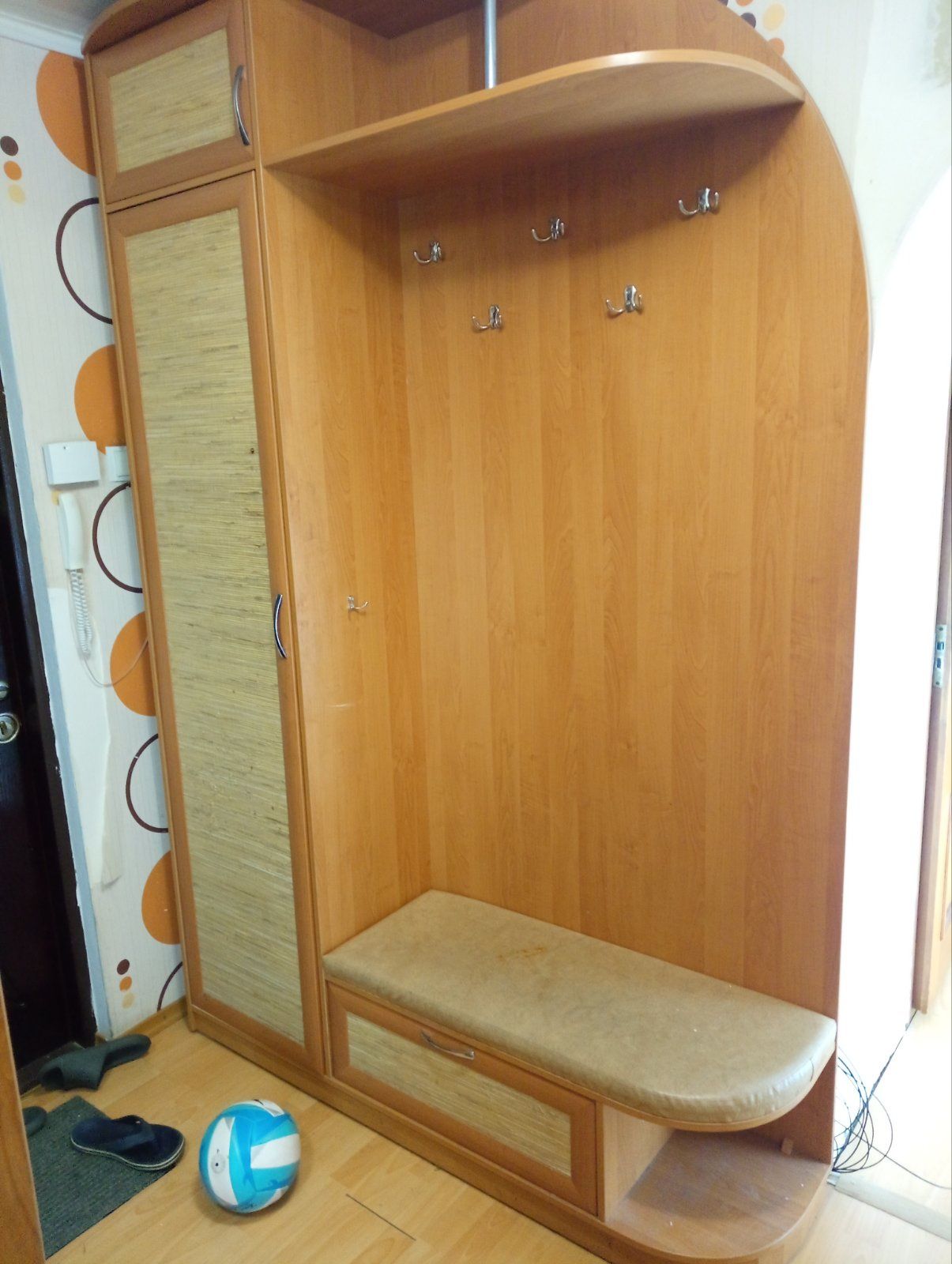 Продам прихожу. Нормальному стані.