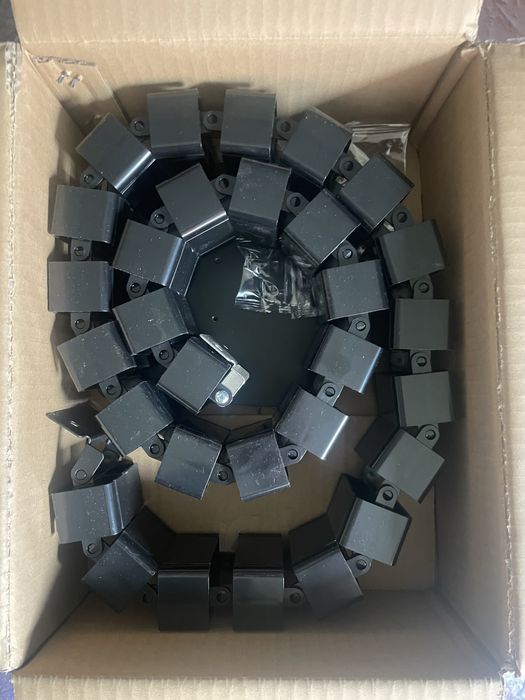 Peszel na kable pod biurko