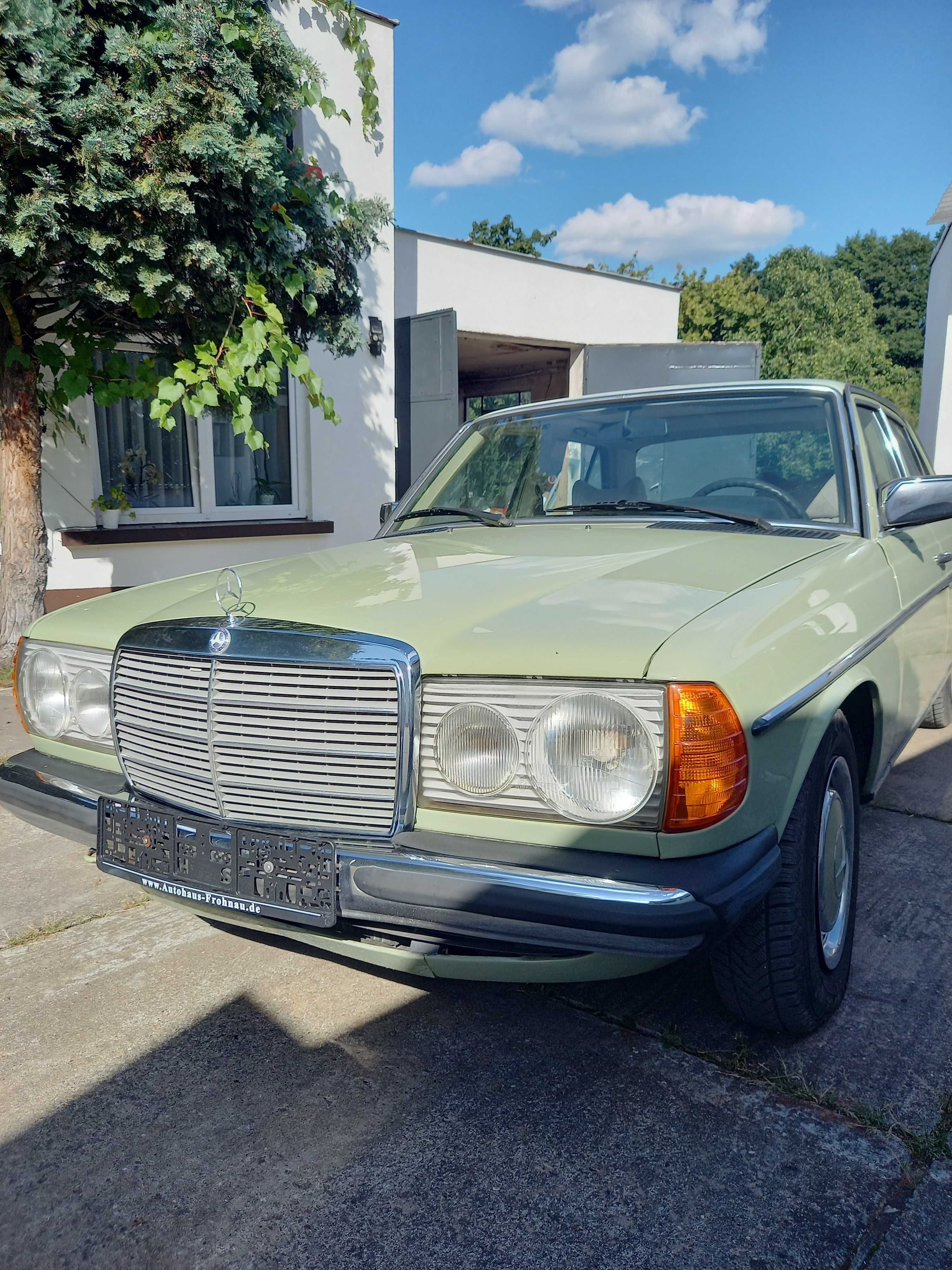 Mercedes W123  sedan Ładny