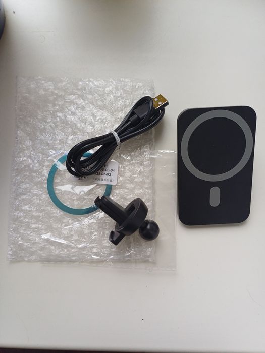 Продам тримач для телефону з бездротовою зарядкой 15W