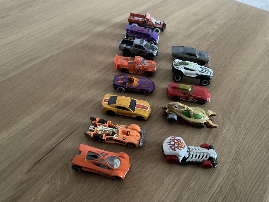 hot wheels машинки модель гелик