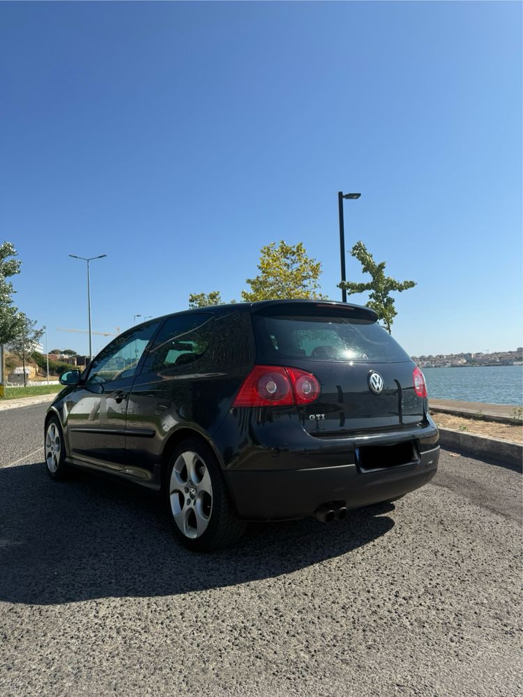 Golf V GTI 2005.