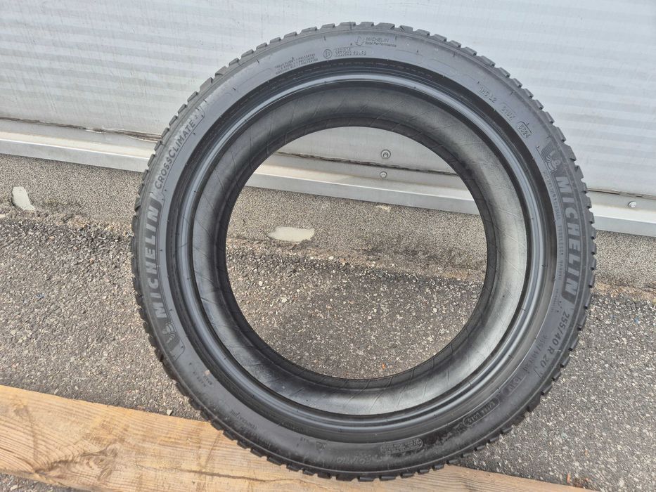 1x OPONA CAŁOROCZNA 255/40/20 michelin CrossClimate 2 XL 101V 2024R