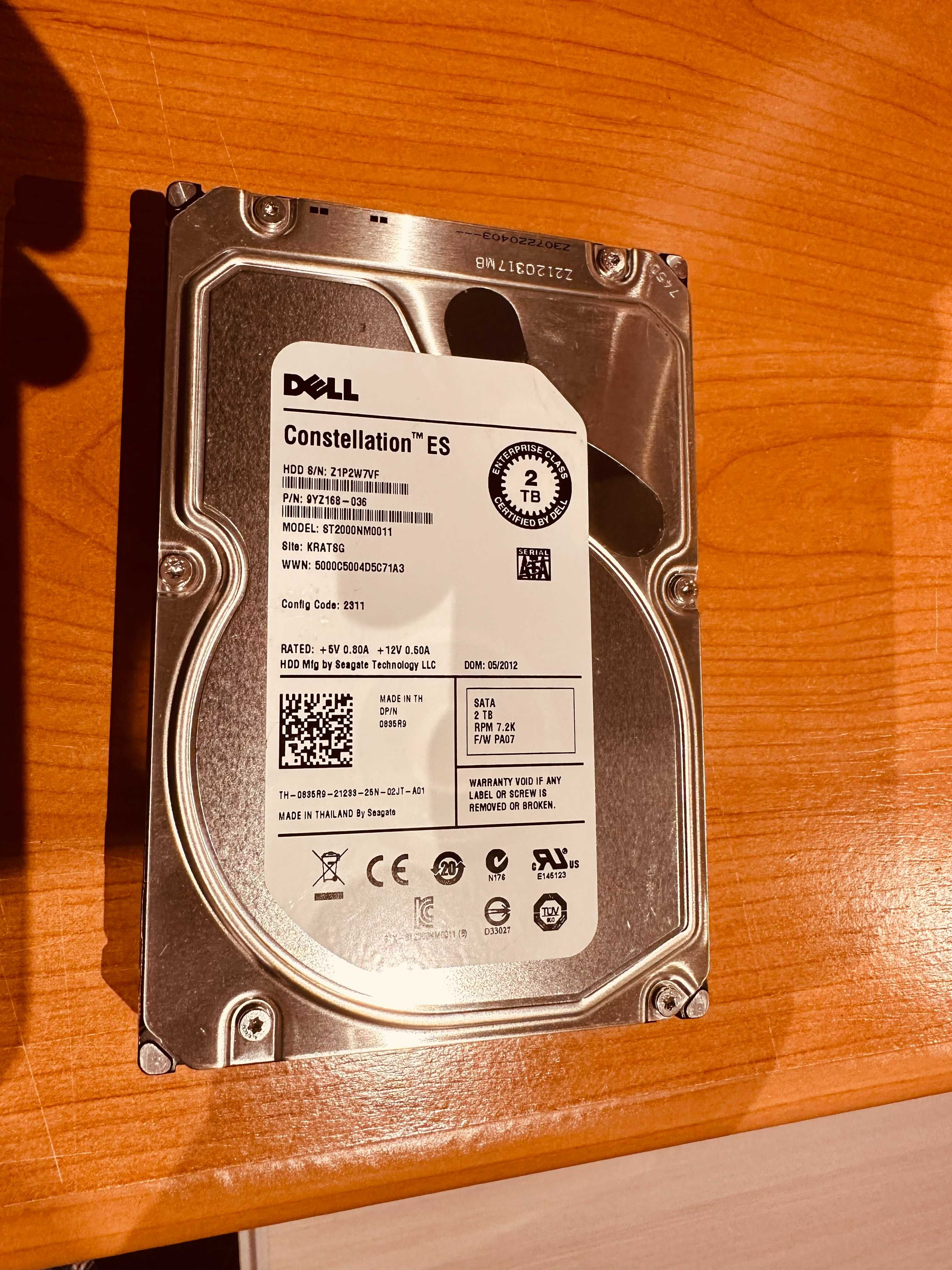 Discos SATA e SAS Enterprise (1TB 900GB, 300GB)