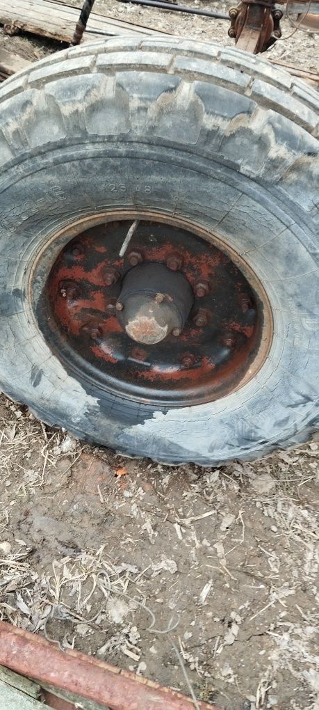 Продам прицеп 2птс4 по запчастинам