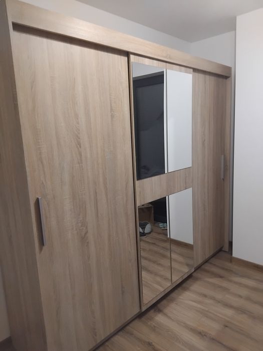 Szafa przesówna,  bardzo pojemna, stan bdb