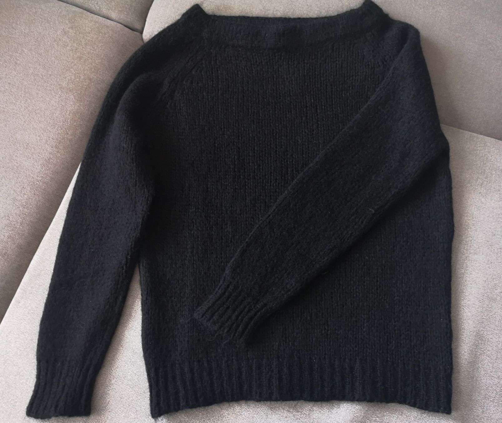 Czarny moherowy sweter INTENSI r. 34/36