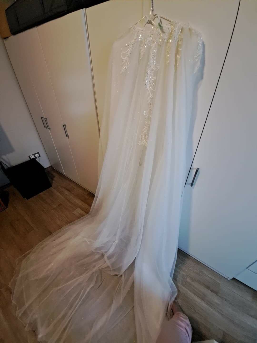 Suknia ślubna Garou + tren
