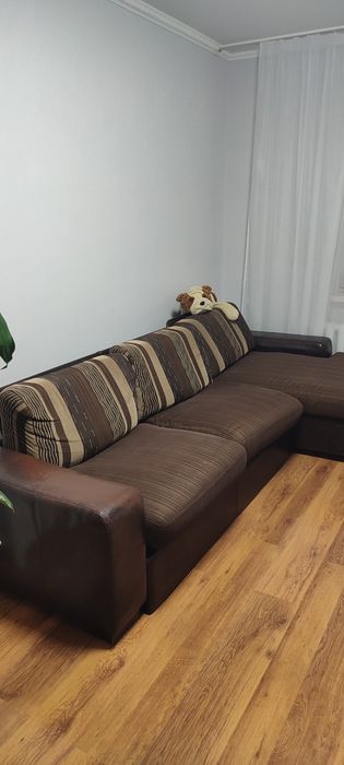 Диван кутовий продам
