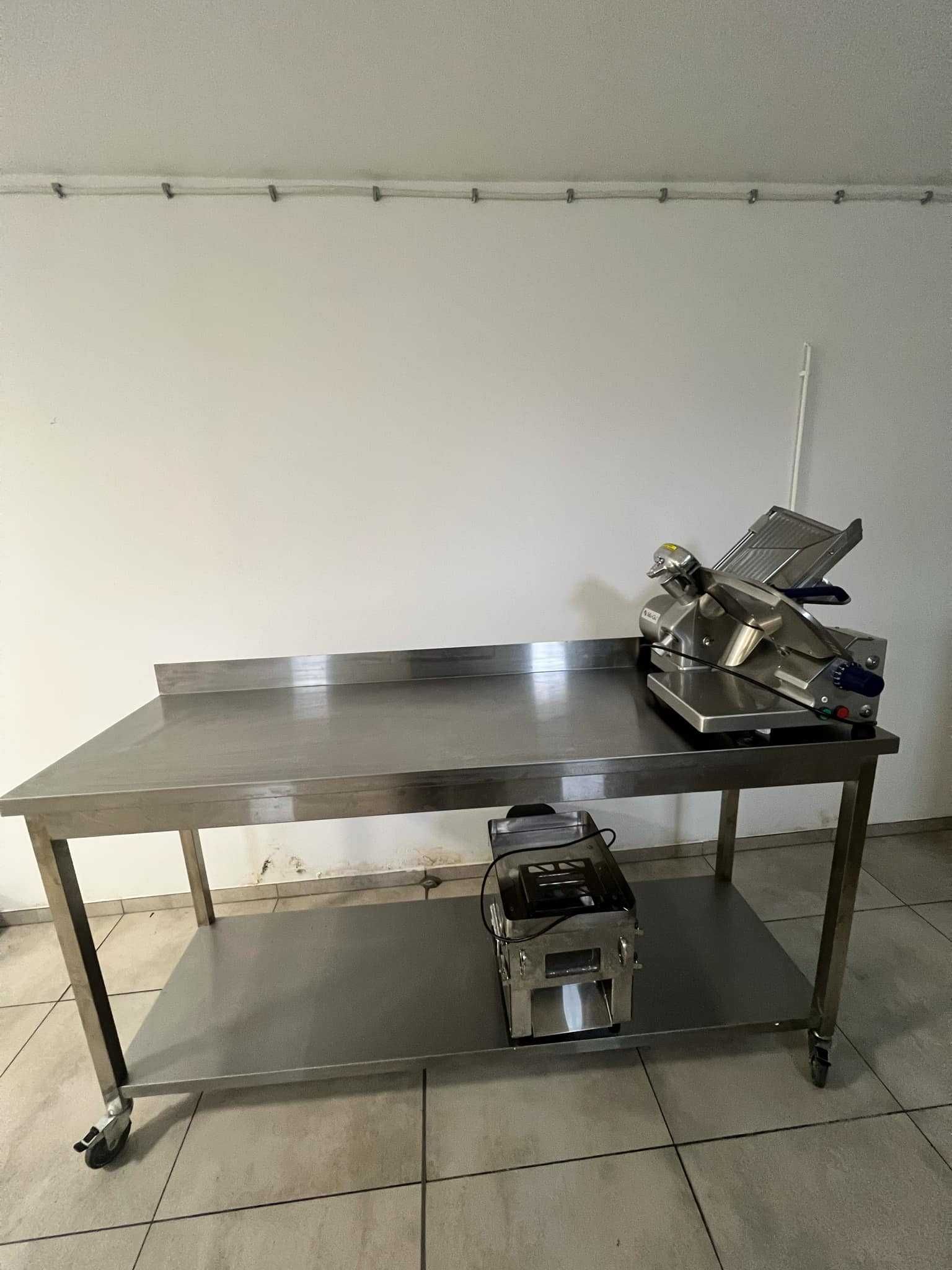 Sprsedam Szafe Mrozniczą ktora ma rok gwarancji , stoly, zmywak