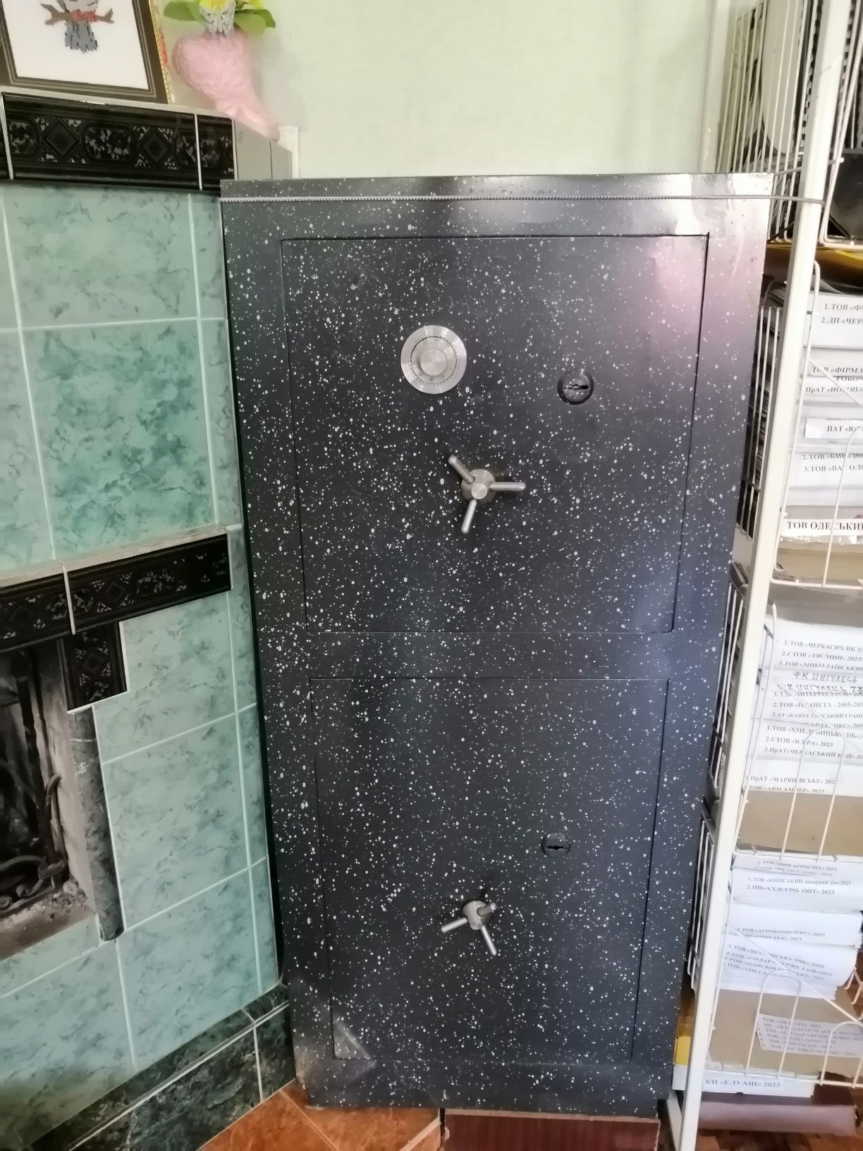 Большой канцелярский сейф буф