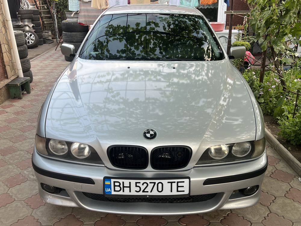 Продам BMW e39, M54 3.0 2001 год Механика