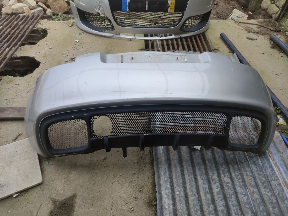 Parachoques e embaladeiras Audi TT em fibra