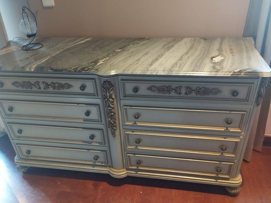 Conjunto de Mobília de Quarto Clássica – Cama+Cómoda+Mesas de Cabeceir