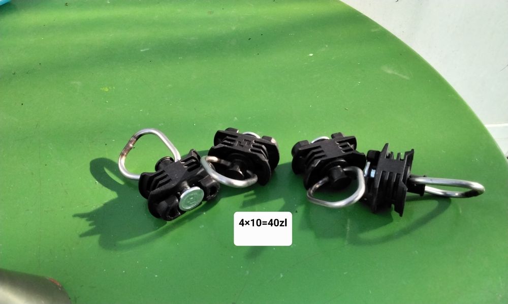 Haki do zabezpieczania ładunków w ciężarówkach.