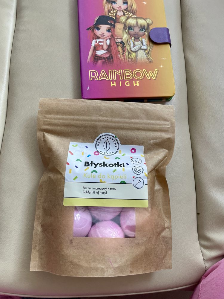 Kule do kąpieli i notes rainbow high nowe tanio!