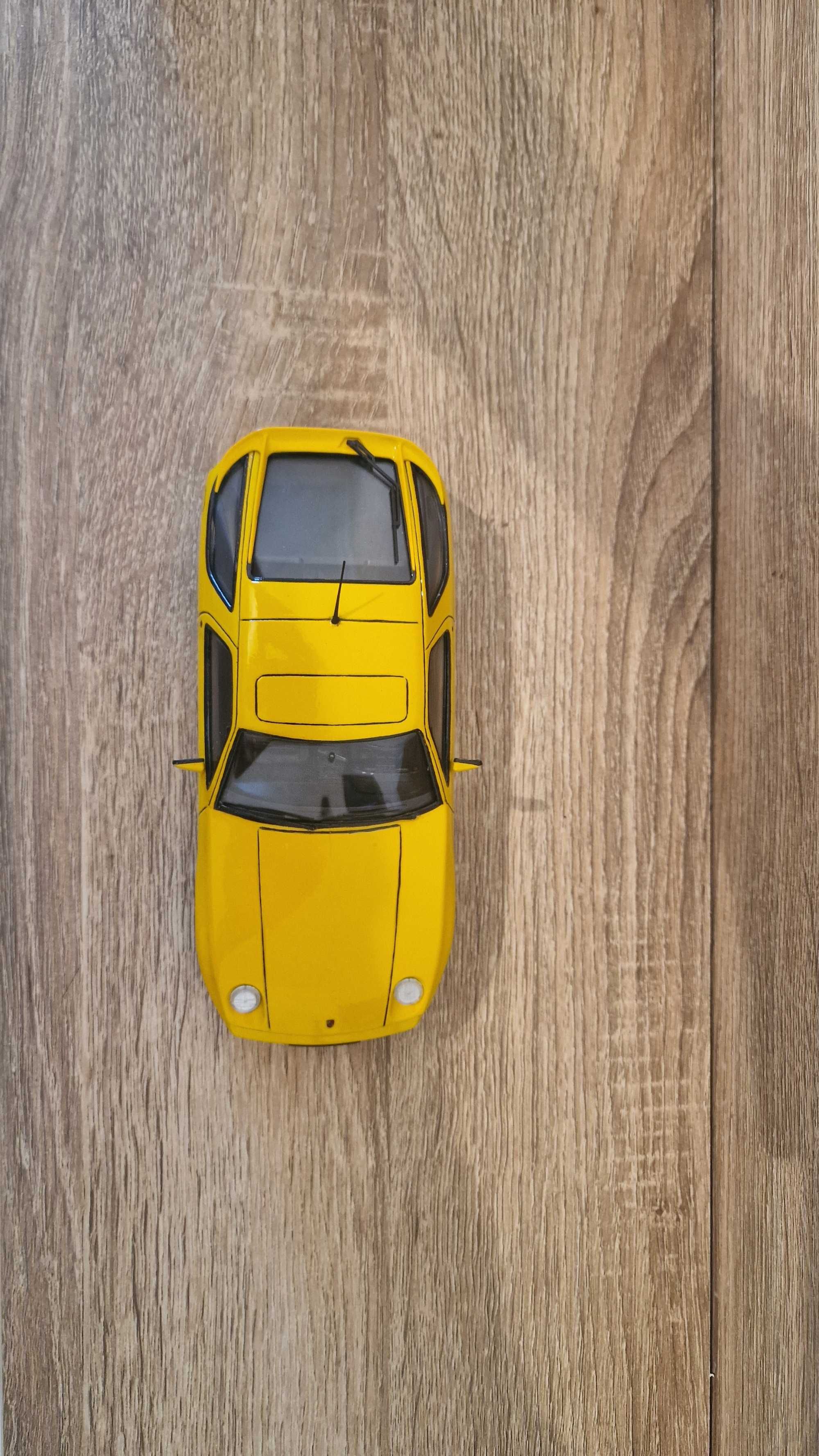 Porsche 928S 1:24
