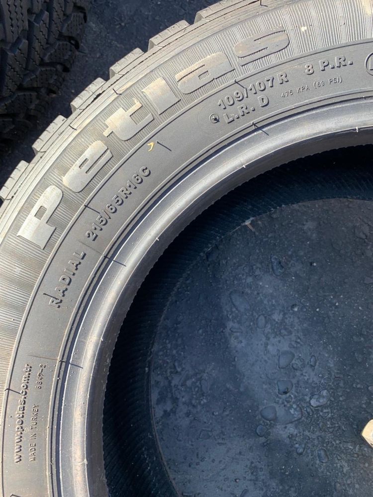 Шини 215/65 R16C Petlas 8-10мм зима, 2023р, 215 65 16C
