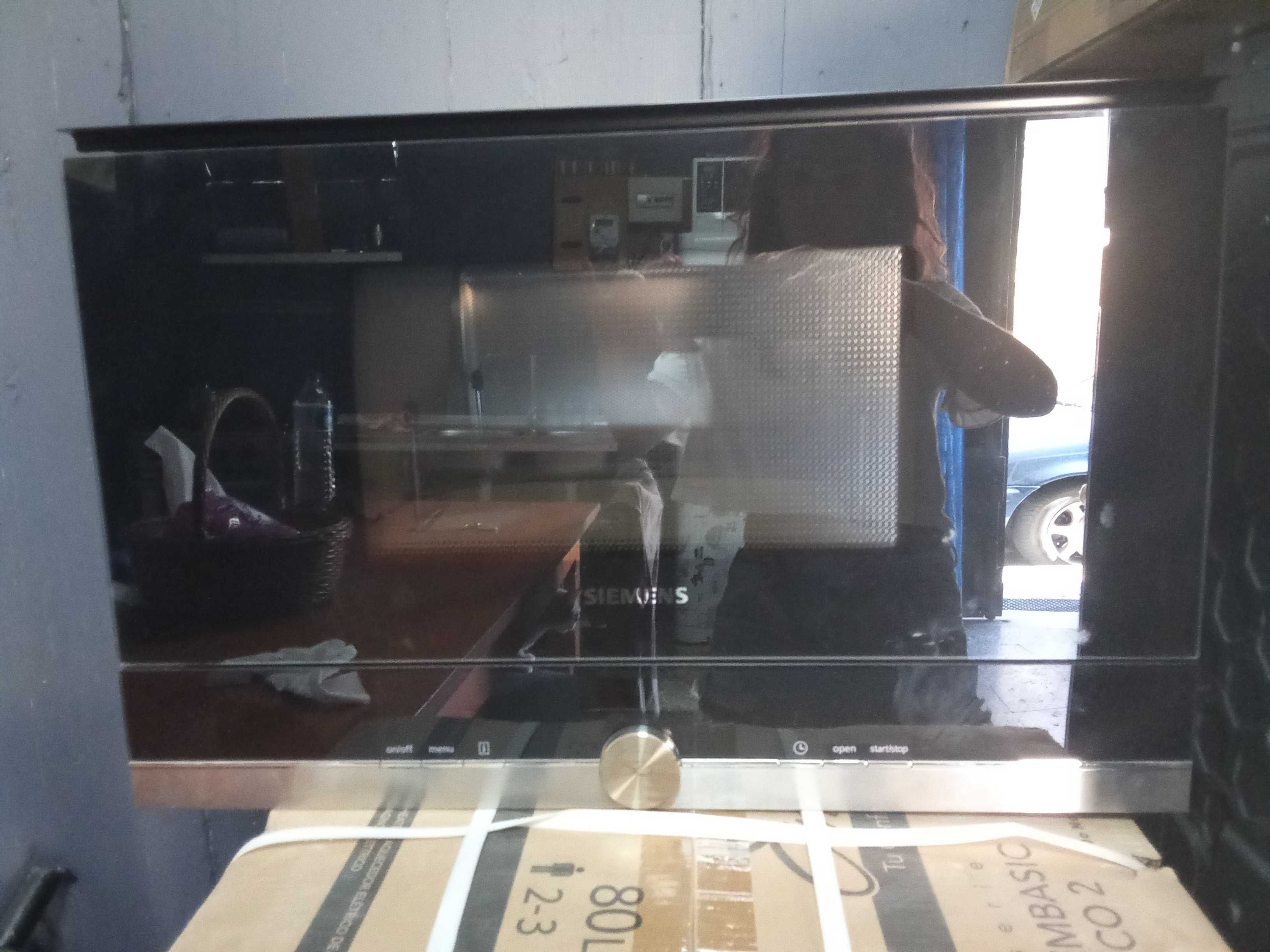Forno e microondas de encastre