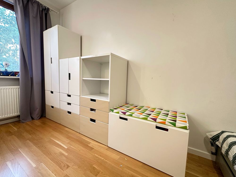 Biurko + Zestaw mebli dzieciecych Ikea