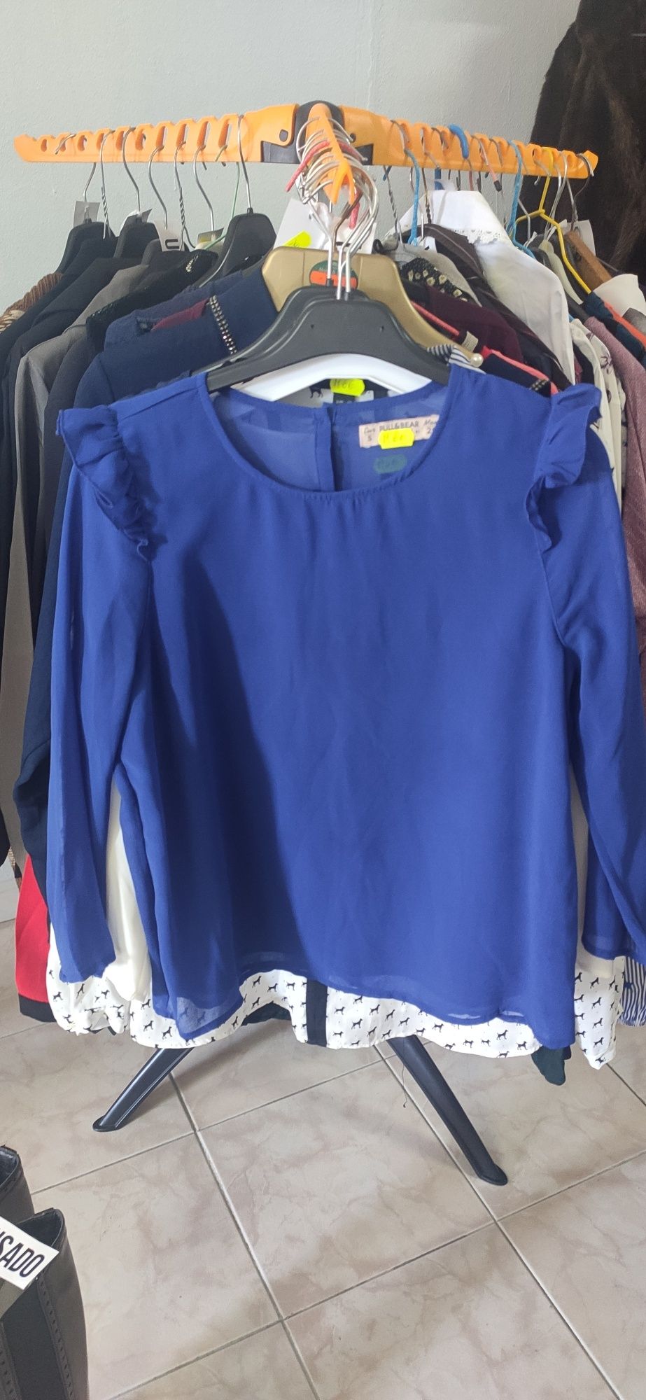 Roupa marca em muito bom estado