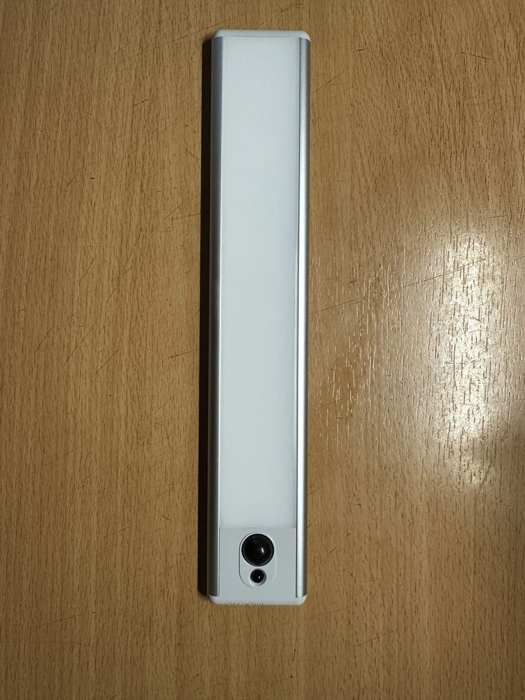 Lampka Led z czujnikiem ruchu