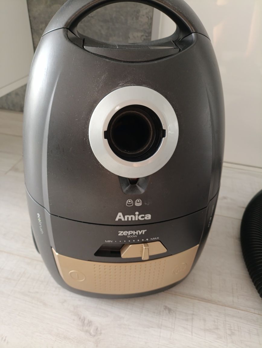 Odkurzacz AMICA Zephyr VM 1063 używany odkurzacz