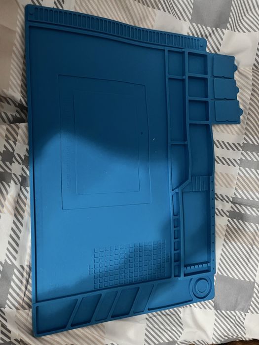 Elastyczna mata do naprawy telefonów