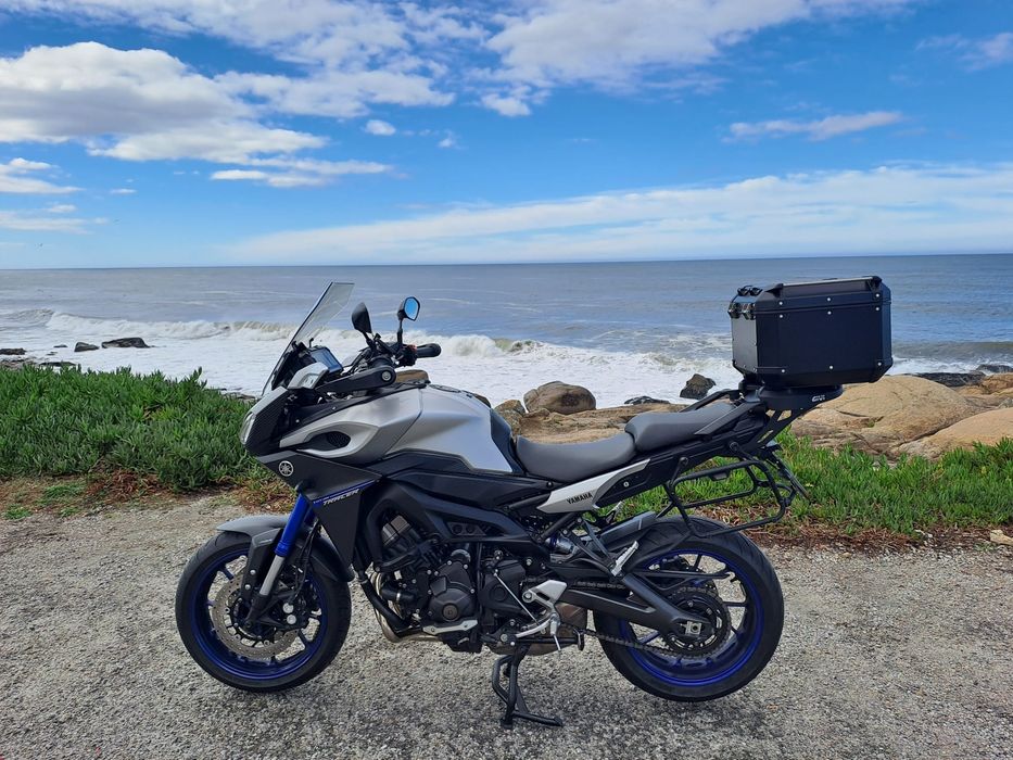Yamaha MT-09, Tracer 900, 3 malas, vários extras
