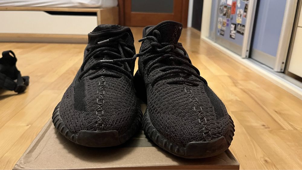 Yeezy boost 350 v2 black